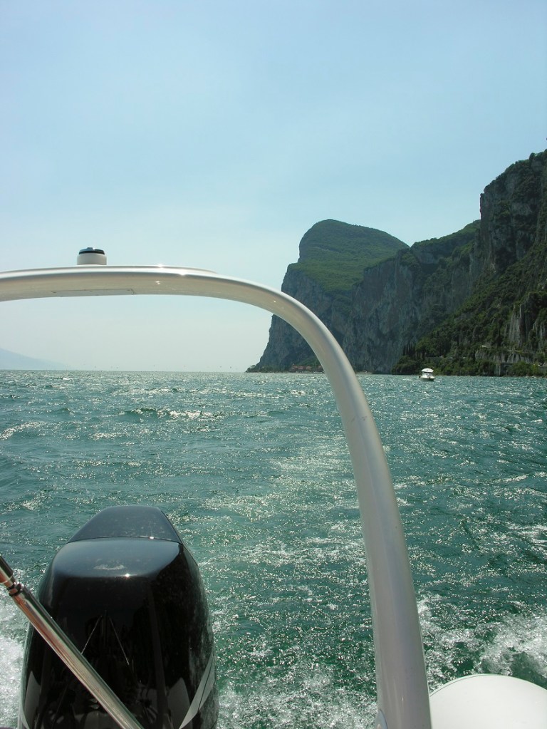 River-Boat-© Rob Bouwman