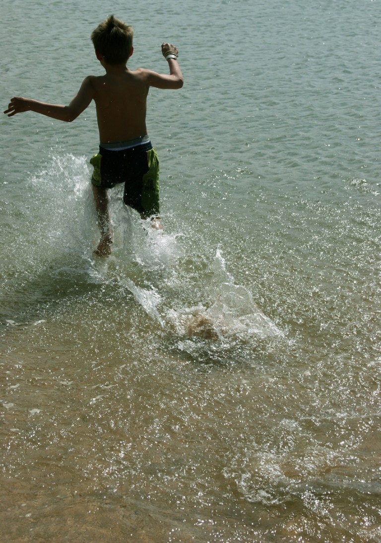 Running Into The Water © Jon Helgason.jpg